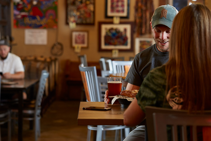 9480 Salvage Planked Elm Intentek Laminate Friendship Brewery